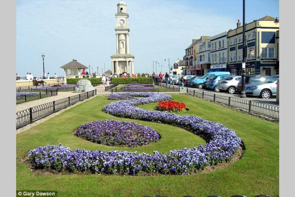 Florence House: Georgian Splendor by Herne Bay Beach Exterior photo